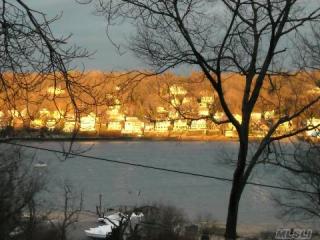 39 Spring Hollow Rd, Center Port, NY 11721-1122
