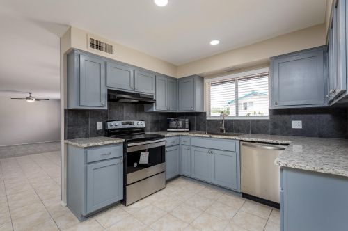 2209 Everett Dr, Phoenix AZ  85022-4109 exterior