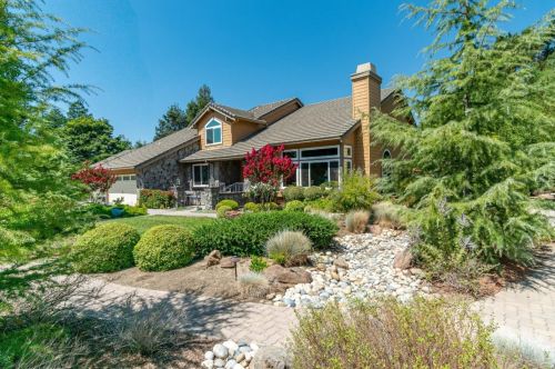 200 Tierra Del Sol, Hollister, CA 95023-6904