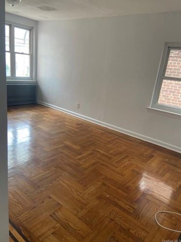 3121 Mickle Ave, Bronx NY  10469-3103 exterior