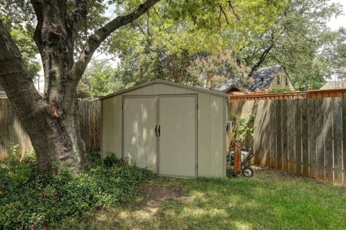 9905 Estate Ln, Dallas TX  75238-2130 exterior