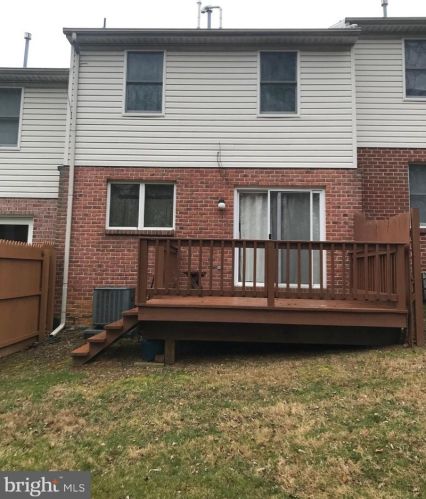60 Hunters Run Ct, Red Lion, PA 17356-8230