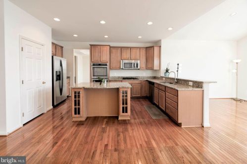 2025 Paisley Ct, Woodbridge, VA 22191-4453