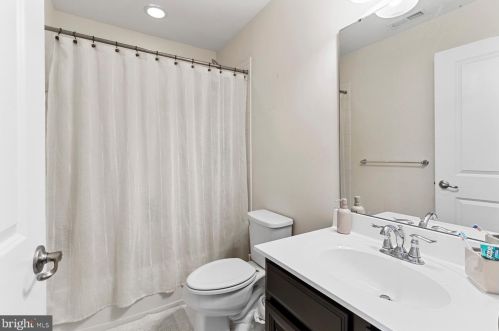 139 Old Cedarbrook Rd, Wyncote PA  19095-2038 exterior