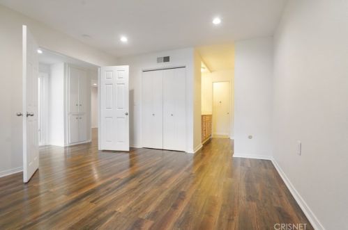 26817 Oak Branch Cir, Santa Clarita CA  91321-1455 exterior