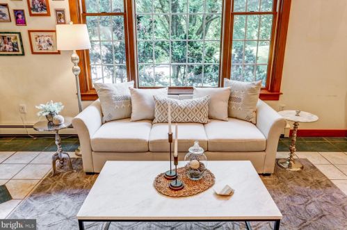 210 Hoernerstown Rd, Hummelstown PA  17036-9503 exterior