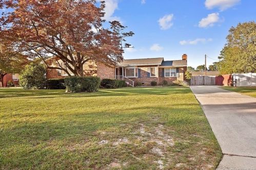 223 Early St, Fayetteville, NC 28311-3237
