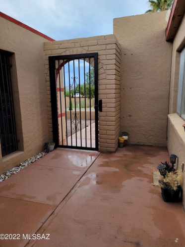412 Calle Madrid, Nogales, AZ 85648-3206
