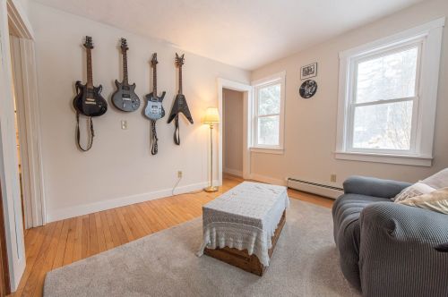 132 Old Mill Pond Rd, Henniker NH  03242-3152 exterior