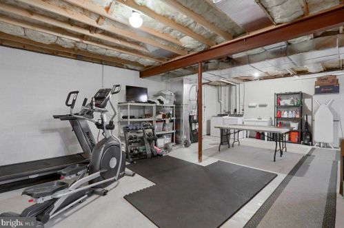 2112 Northview Ln, Harrisburg PA 17110-3911 exterior