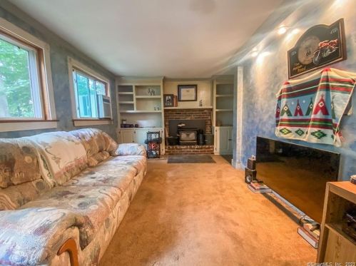 443 Main St, Terryville CT  06786-6809 exterior