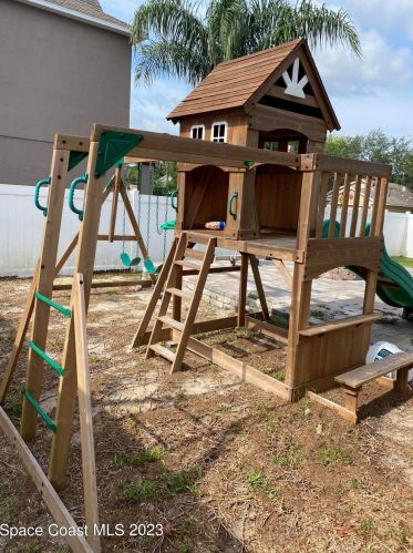 613 Hollow Glen Dr, Titusville FL  32780-3279 exterior