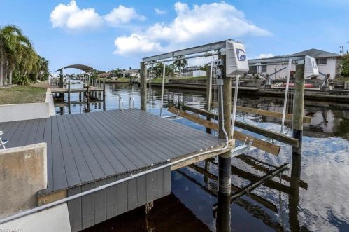 1808 28th St, Cape Coral, FL 33904-3297