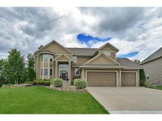 10780 Knollwood Ln, Saint Paul, MN 55129-5356