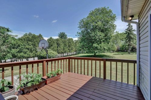 108 Nantucket Dr, Fishkill NY  12524-1021 exterior