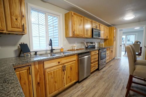 43 Joseph Rd, Salem NH  03079-2021 exterior