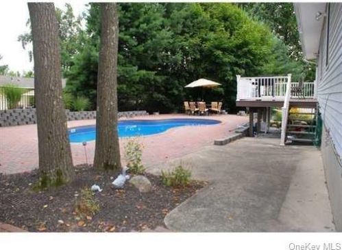 48 Heights Rd, Stony Point NY  10980-1538 exterior