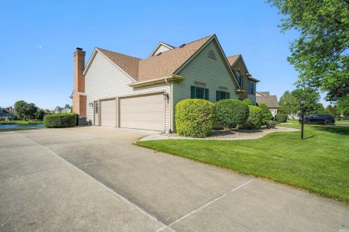 15325 Roscommon Ln, Granger, IN 46530-6279