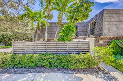 910 9th Ter, West Palm Beach, FL 33418-3681
