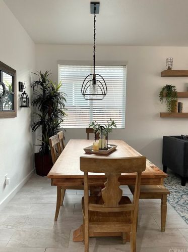 16043 Greyrock St, Victorville CA  92395-8628 exterior