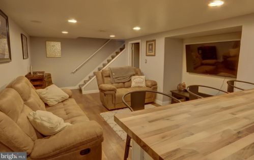 570 Old Orchard Ln, Camp Hill PA  17011-1828 exterior