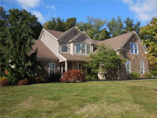 734 Marbury Cir, Hartville, OH 44632-8899