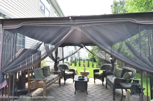 7 Lily Ln, Piscataway NJ  08854-6670 exterior