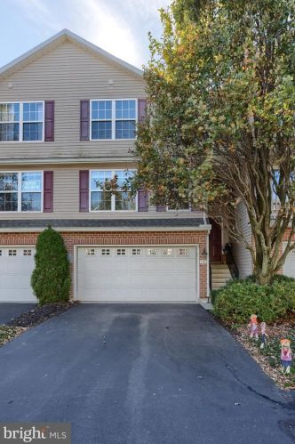 79 Parkside Dr, Lebanon, PA 17042-4014