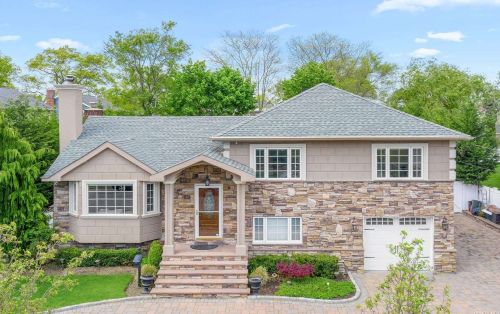 2021 Monroe Ave, North Bellmore, NY 11710-1522