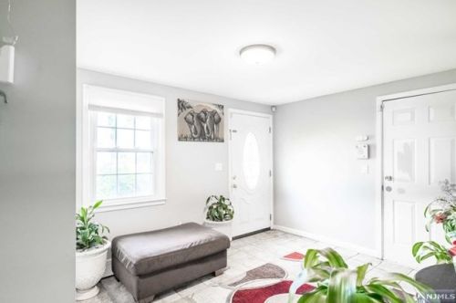 101 Larch Ave, Dumont, NJ 07628-1325