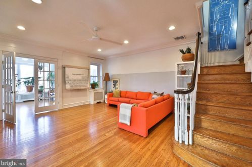 425 Gln Echo Rd, Philadelphia PA 19119-2915 exterior