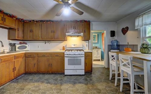 1 Hunters Ln, Ansonia CT  06401-2022 exterior