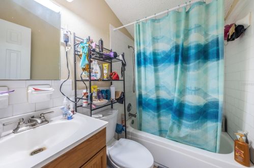 581 Dixie Hwy, Tarpon Springs FL  34689-5718 exterior