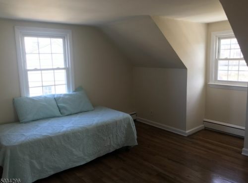 10 Oakwood Ct, Fanwood NJ  07023-1162 exterior