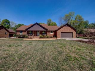 8424 Pin Oak Ct, Harrisburg, NC 28075-9648