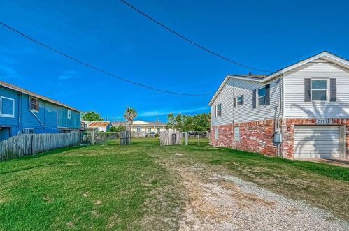 2315 67th St, Galveston, TX 77551-1322