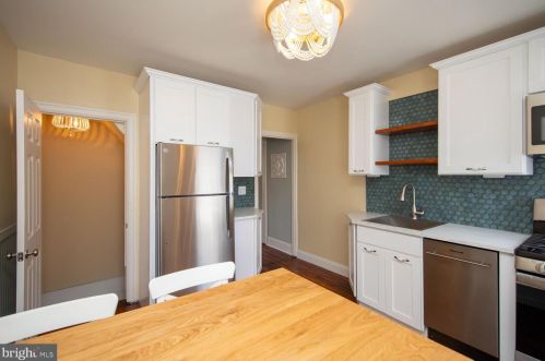 28 Manheim St, Philadelphia PA  19144-2943 exterior