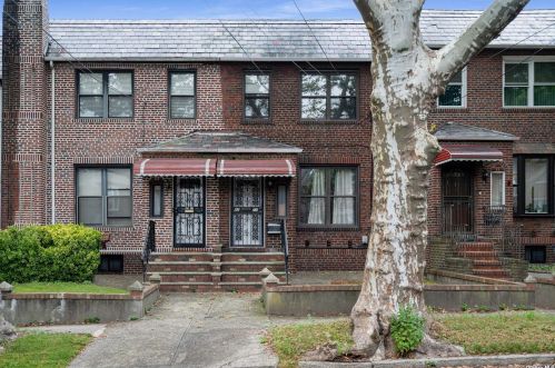 82-77 165th St, Jamaica, NY 11432-1208
