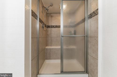 1914 Pohick Creek Ct, Woodbridge VA  22192-2454 exterior