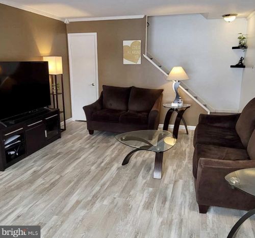 2038 Harbour Dr, Palmyra, NJ 08065-1118