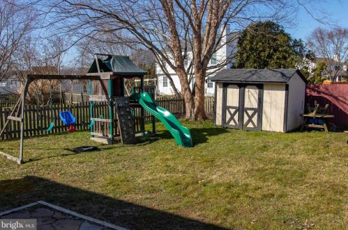 87 Violette Dr, New Castle DE  19720-8607 exterior