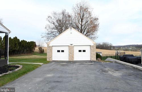 1729 Beaver Valley Pike, Smithville, PA 17560-9604