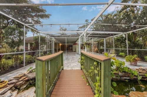 770 Logan Blvd, Naples FL 34116-3909 exterior