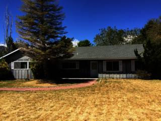 315 Altair Cir, Bishop, CA 93514-7048