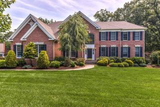 320 Kinne Rd, Glastonbury, CT 06033-3854