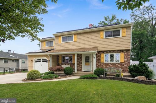 28 Surrey Dr, Trenton, NJ 08690-2327