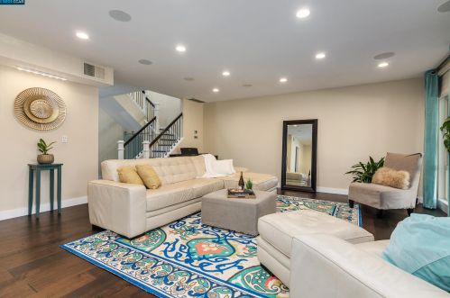 5213 Springdale Ave, Pleasanton CA 94588-3644 exterior