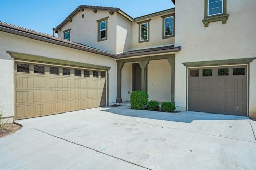 53187 Trailing Rose Dr, Lake Elsinore CA  92532-1660 exterior