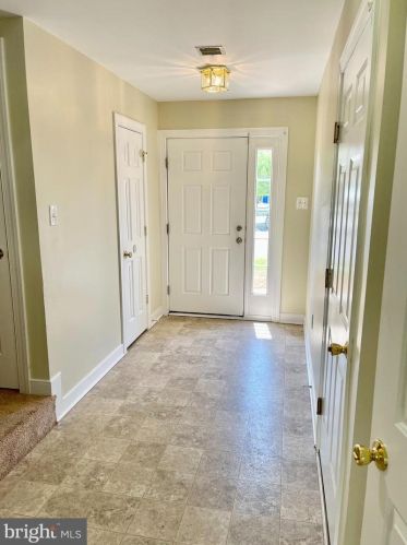 232 Country Ridge Dr, Red Lion PA  17356-8866 exterior