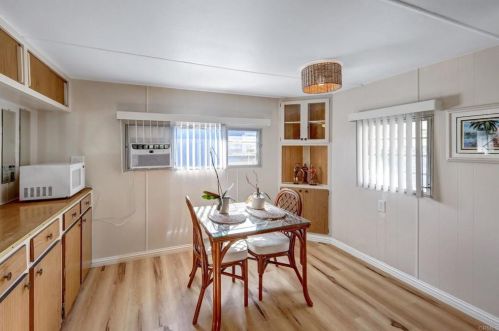 66 Hummingbird Ln, Oceanside CA  92057-6450 exterior